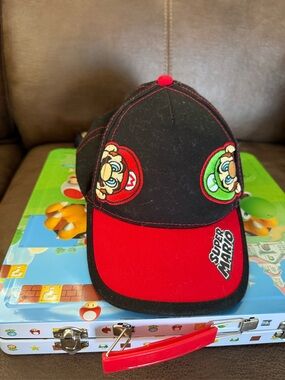 Super Mario Bros Nintendo Mario Luigi Childrens Baseball Cap Hat W/ Storage Tin